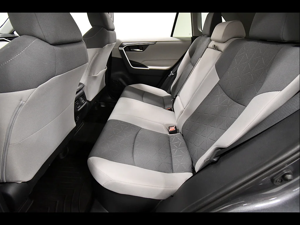 2019 Toyota RAV4 XLE - Photo 15