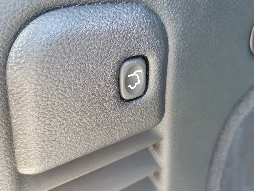 Used 2017 White Jeep Summit image 12