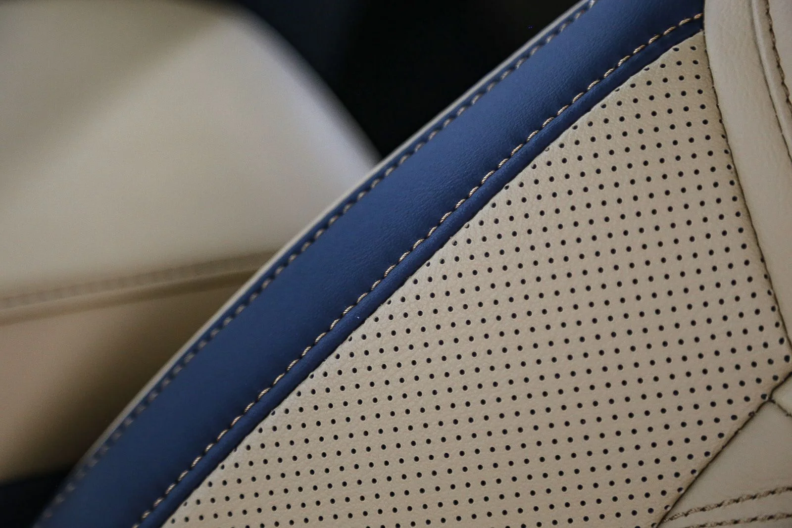 2025 Nissan Sentra SV - Photo 25