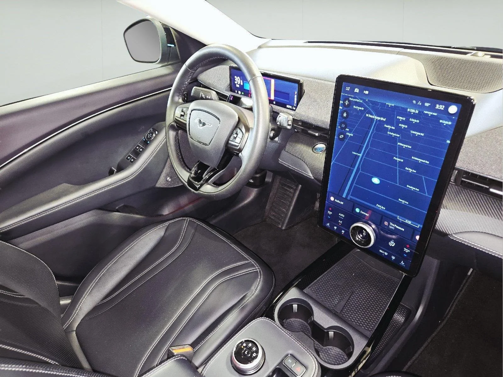 Used 2024 Vapor Blue Ford Premium image 64