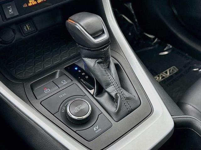 Certified Used 2024 MAGNETIC GRAY MET. Toyota  image 27