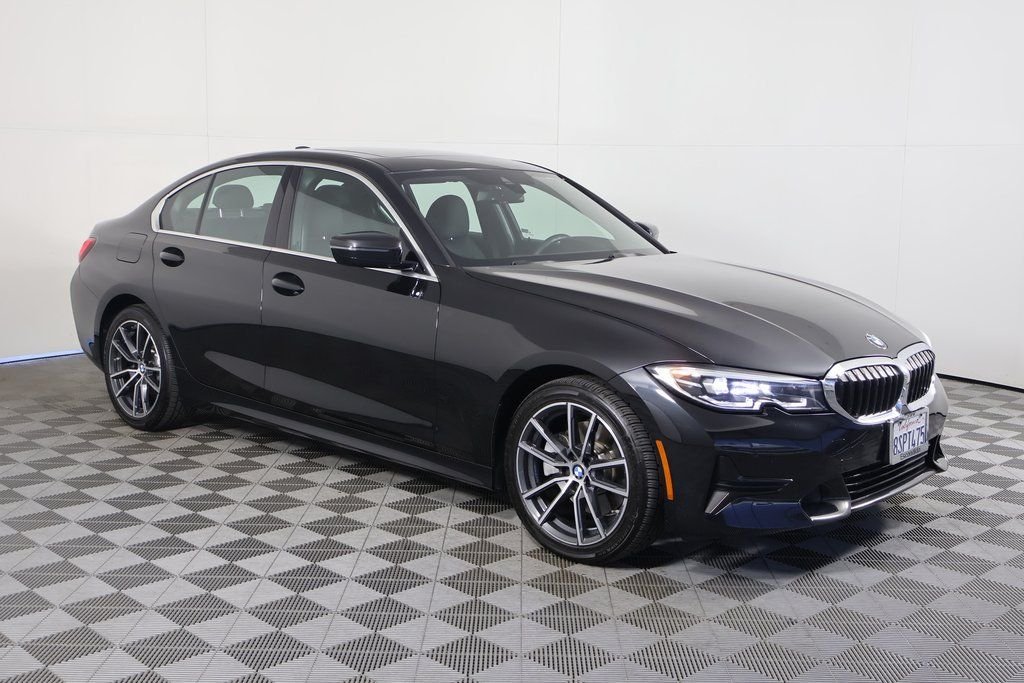Used 2020 Black Sapphire Metallic BMW 330i image 3