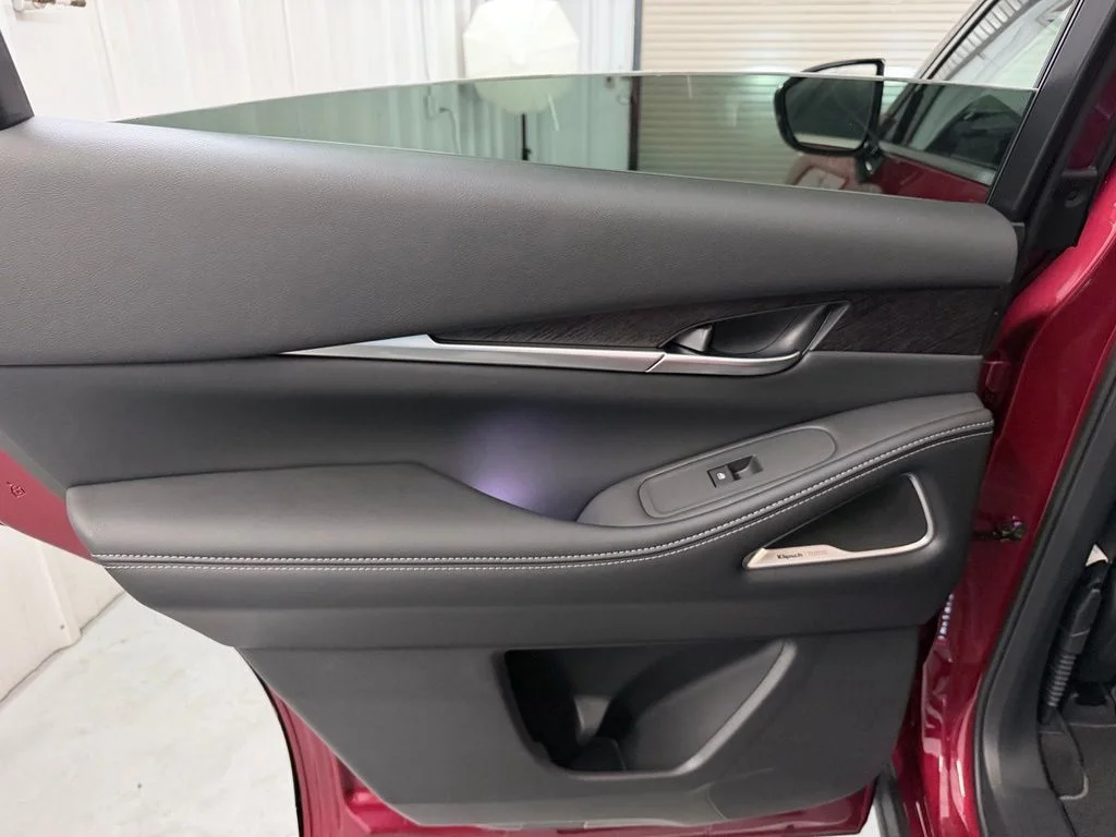 New 2027 2T SUN RED INFINITI Autograph AWD image 33