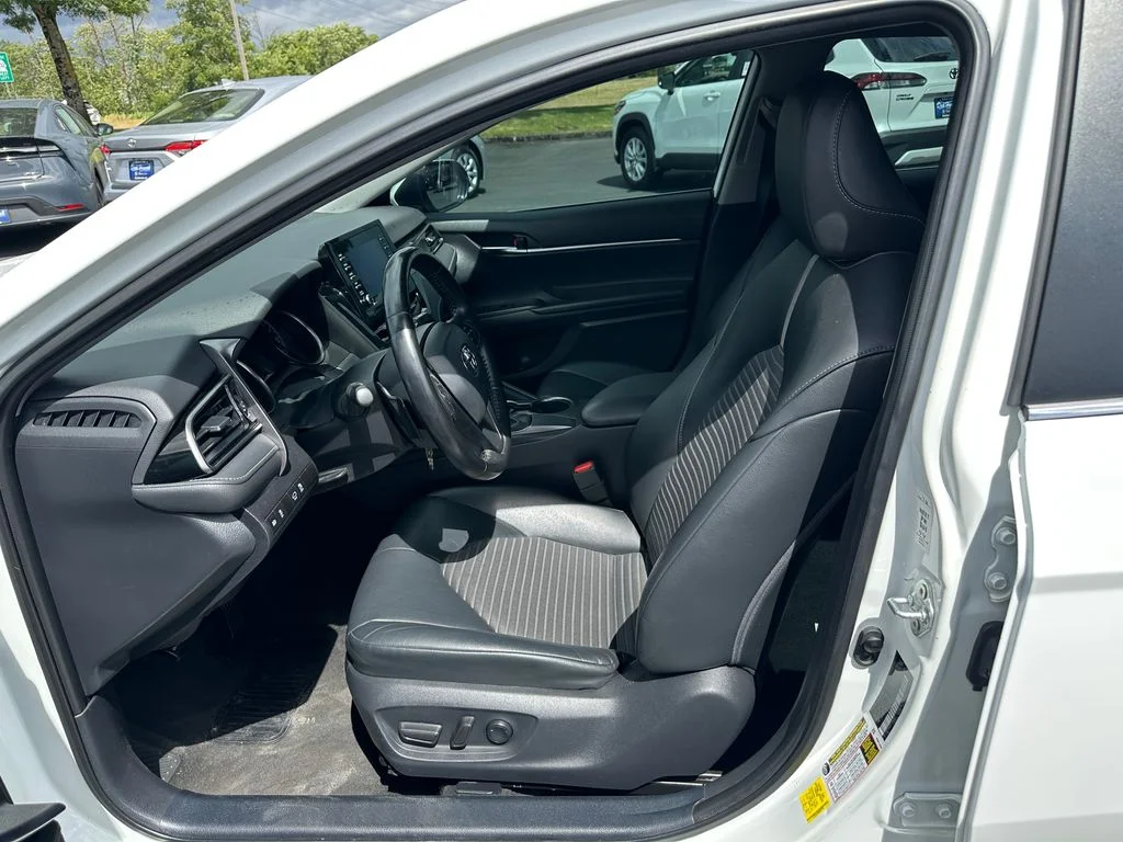 Used 2021 White Toyota SE image 12