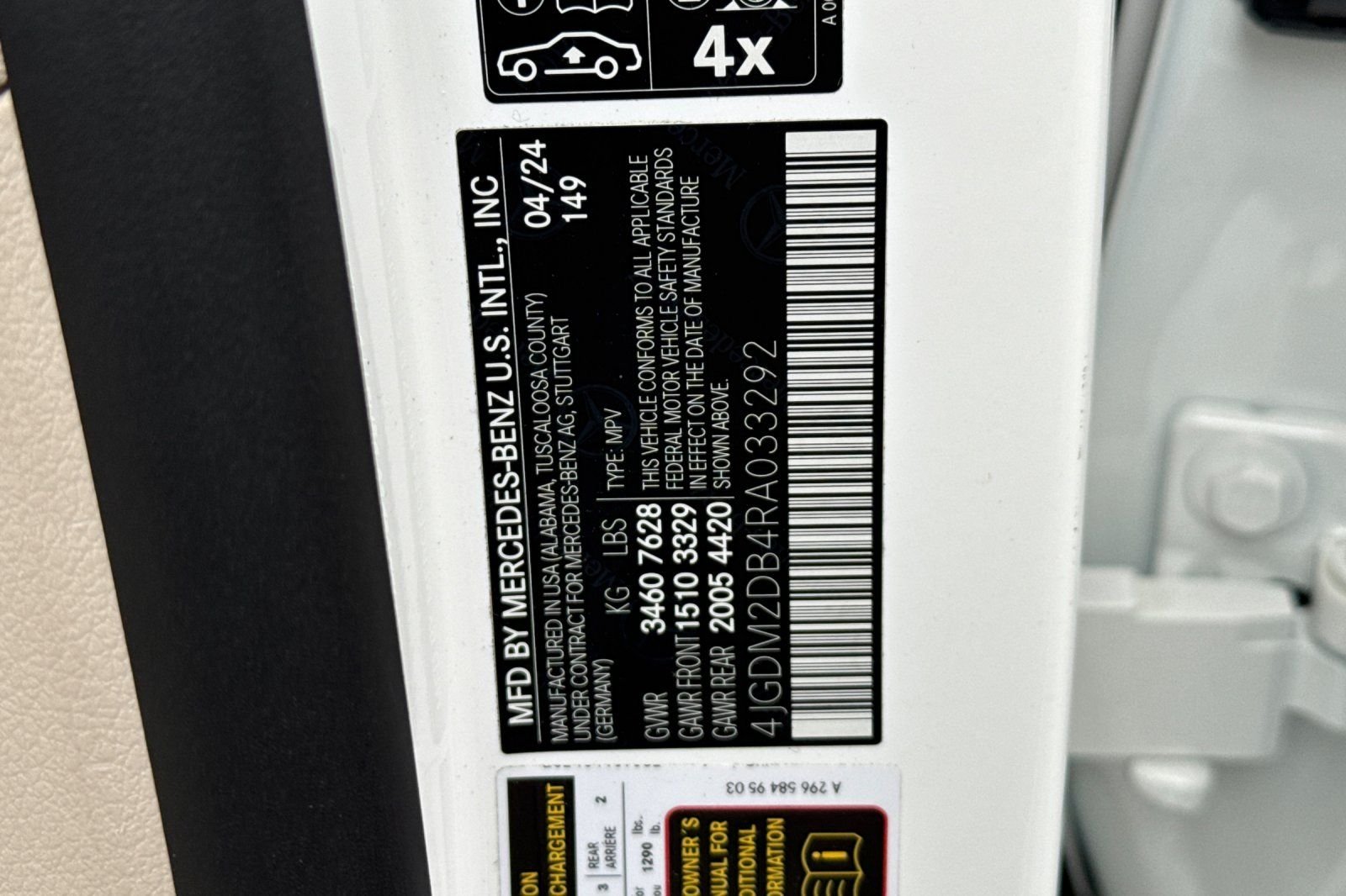 Certified Used 2024 White Mercedes-Benz 450 image 39