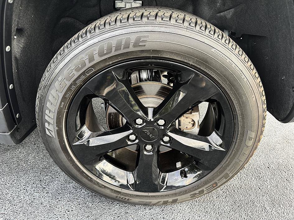 Used 2024 Bright White Clearcoat Jeep Altitude X image 25