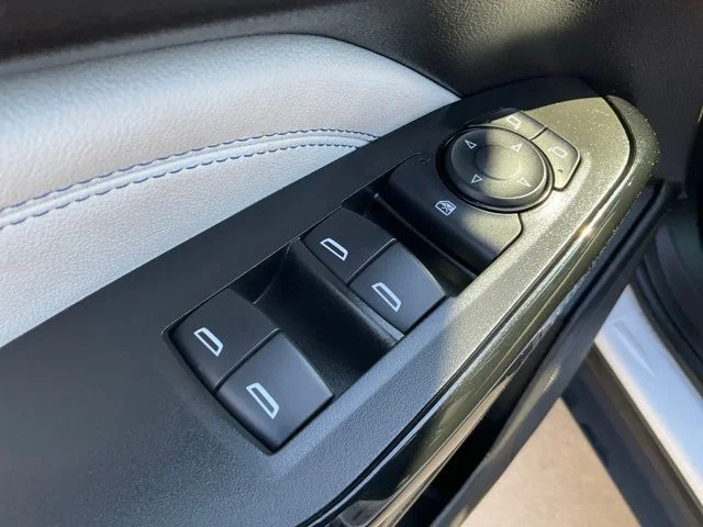 Used 2025 White Chevrolet LT image 6