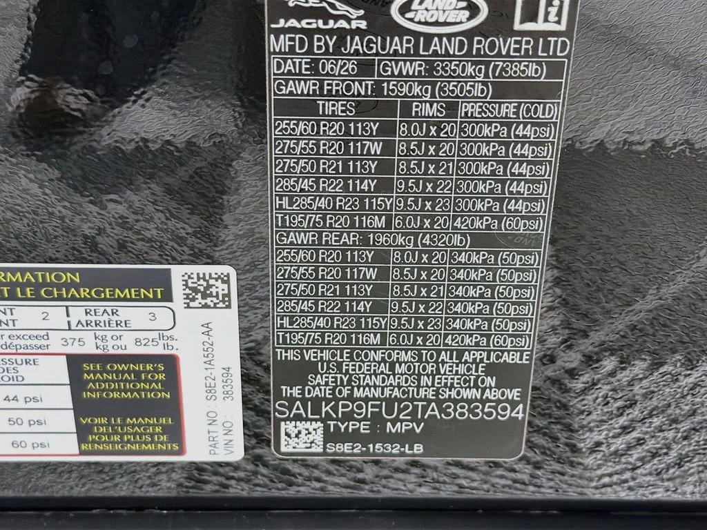 New 2026 Santorini Black Land Rover SE image 34