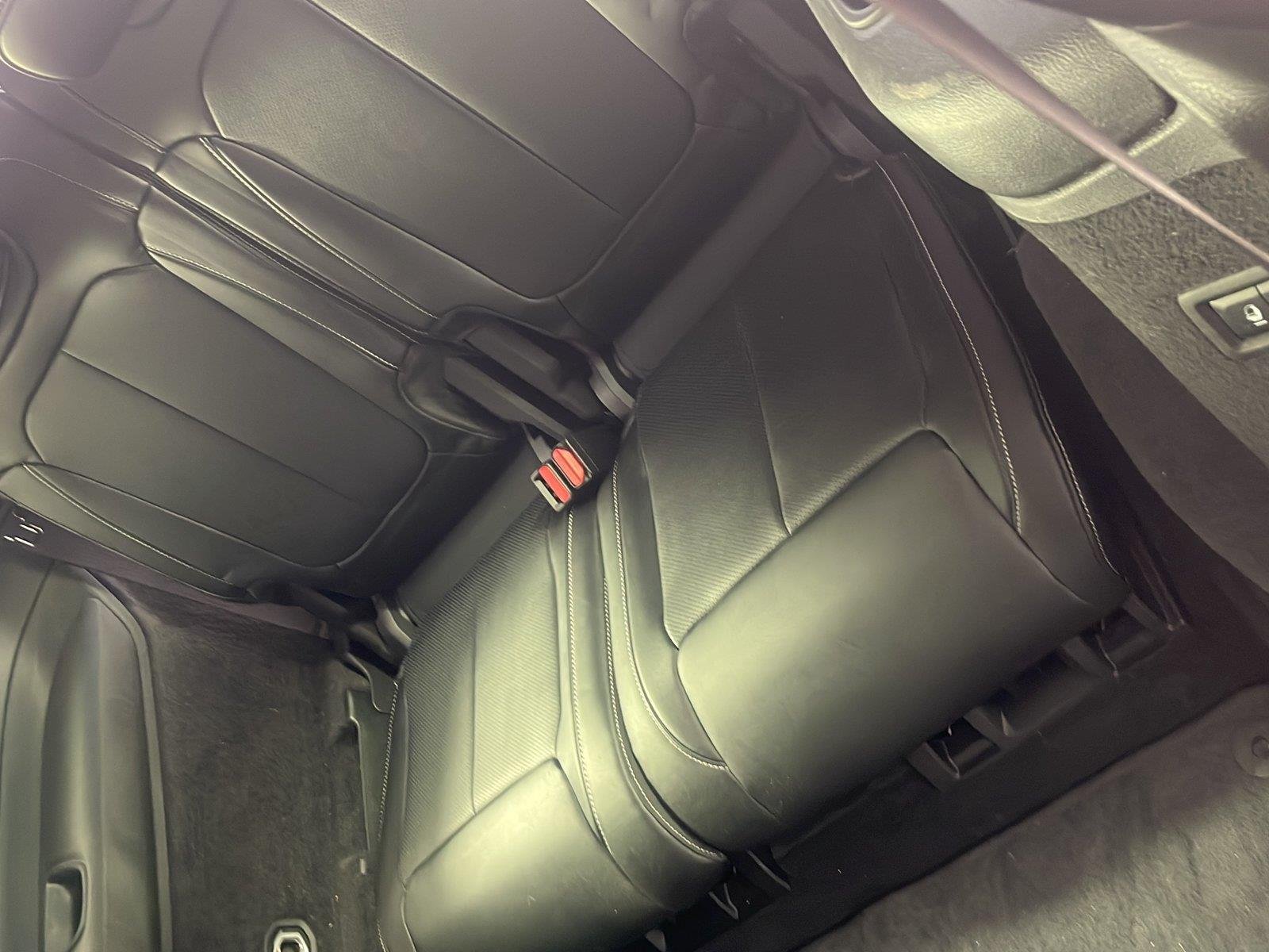 Used 2024 Velvet Red Pearlcoat Jeep Overland image 12