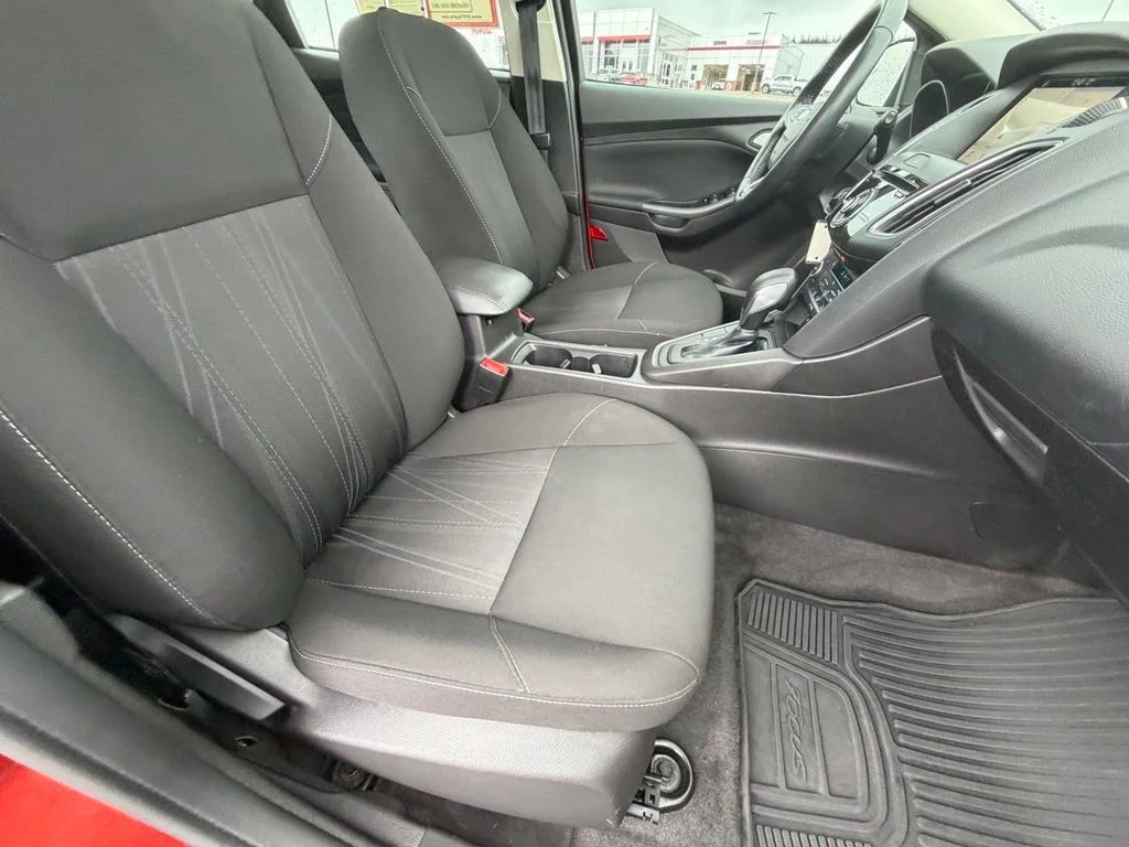 Used 2018 Red Ford SEL image 32