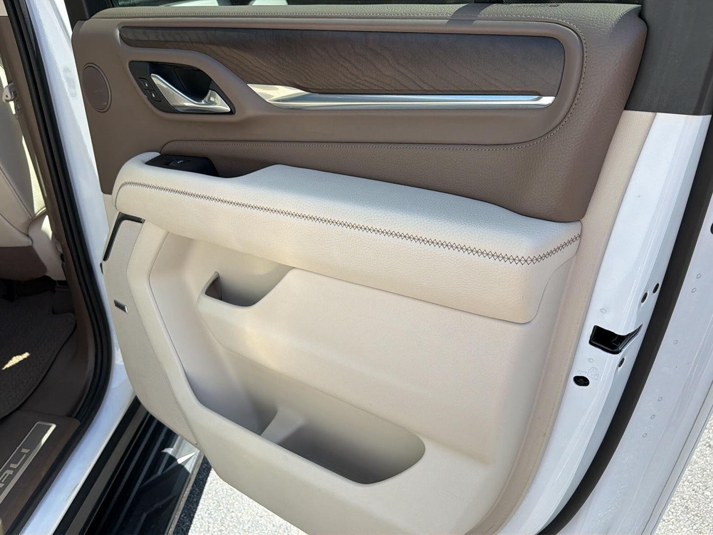 Used 2024 Summit White GMC Denali image 17