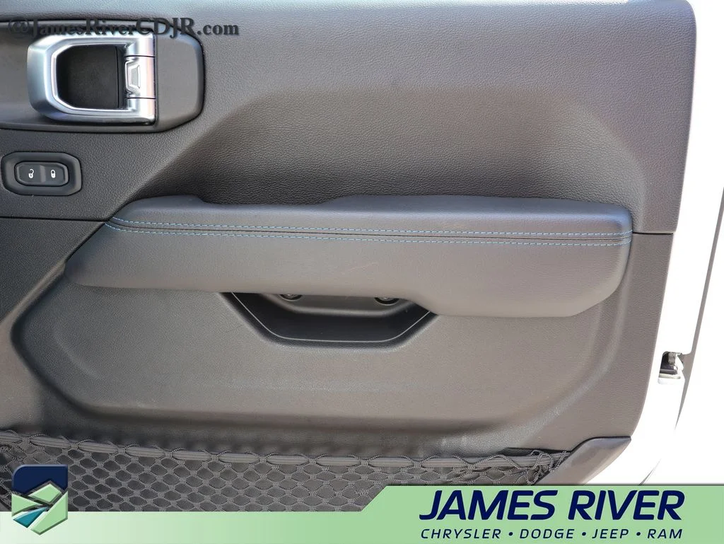 Used 2023 White Jeep Rubicon 4xe image 8