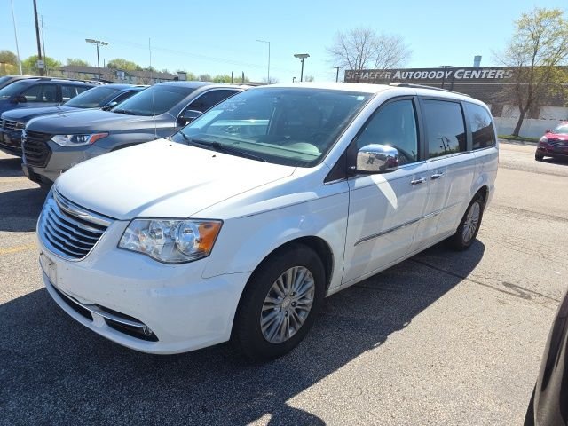 2015 Chrysler Town & Country Touring-L