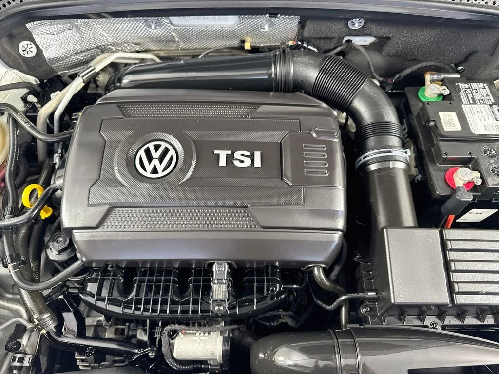 Used 2014 White Volkswagen 1.8T image 34