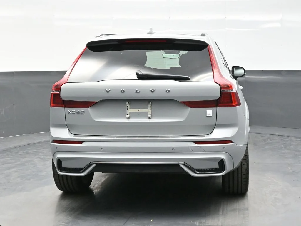 New 2026 Vapour Grey Volvo T8 Polestar Engineered image 6