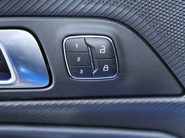 Certified Used 2025  Ford GT Premium image 21