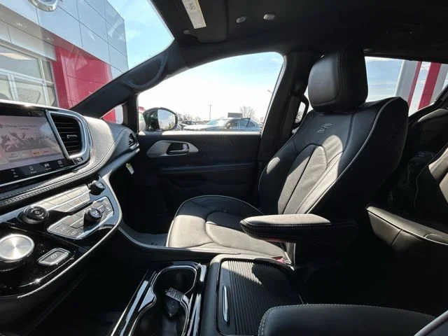 New 2026 Bright White Clearcoat Chrysler Limited image 55
