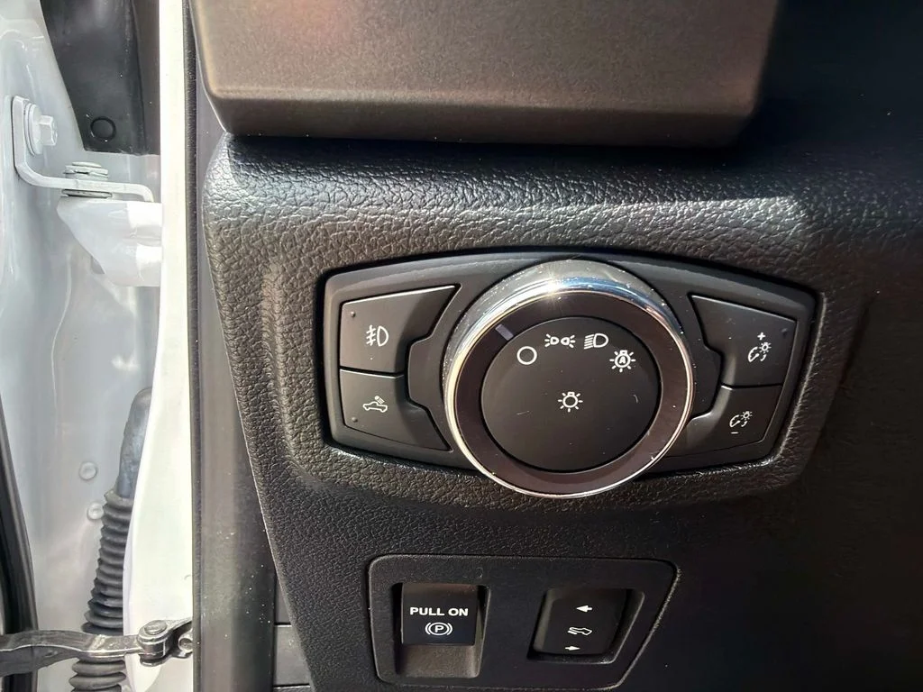 Used 2020 White Ford XLT image 31