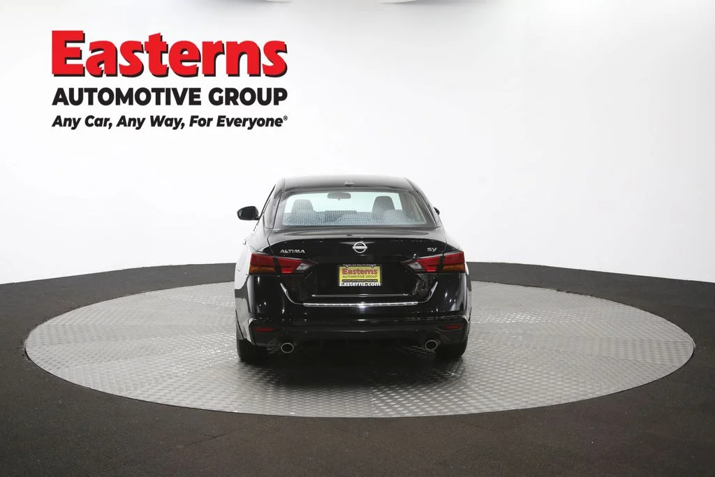 Used 2023 Black Nissan 2.5 SV image 38