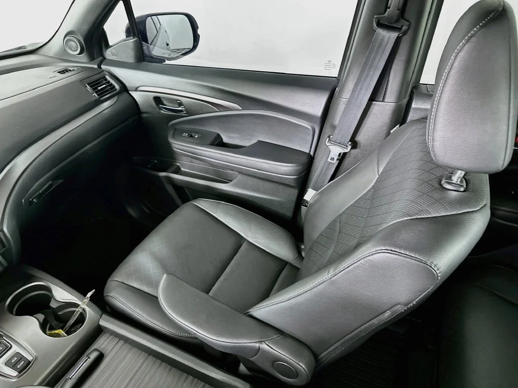 Used 2021  Honda EX-L image 24