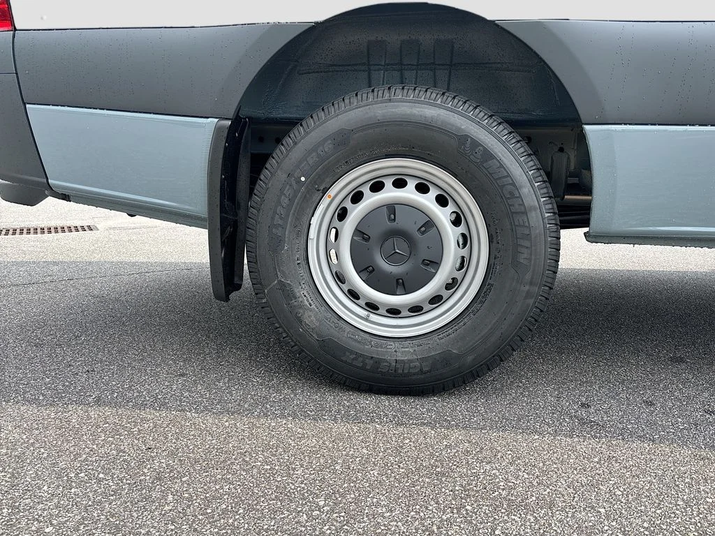 New 2026  Mercedes-Benz Cargo 144 WB image 18