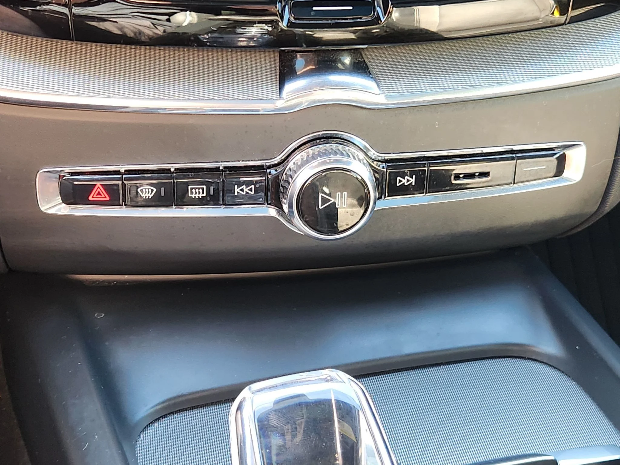 Used 2024 Silver Dawn Metallic Volvo Polestar Engineered image 29