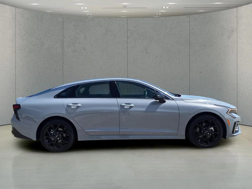Used 2026 Gray Kia GT-Line image 4