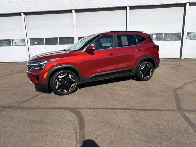 Used 2025 Orange Kia SX image 19