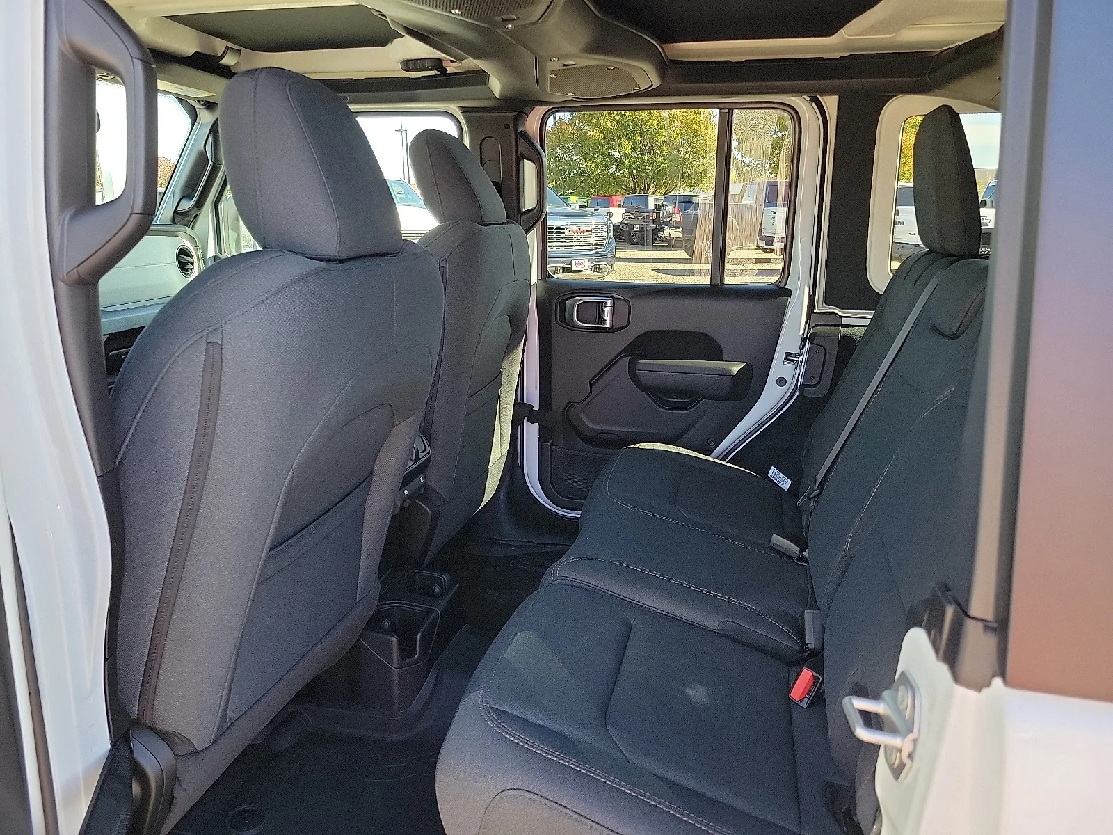 New 2026 PW7 Bright Whit Jeep 4-DOOR WILLYS image 9