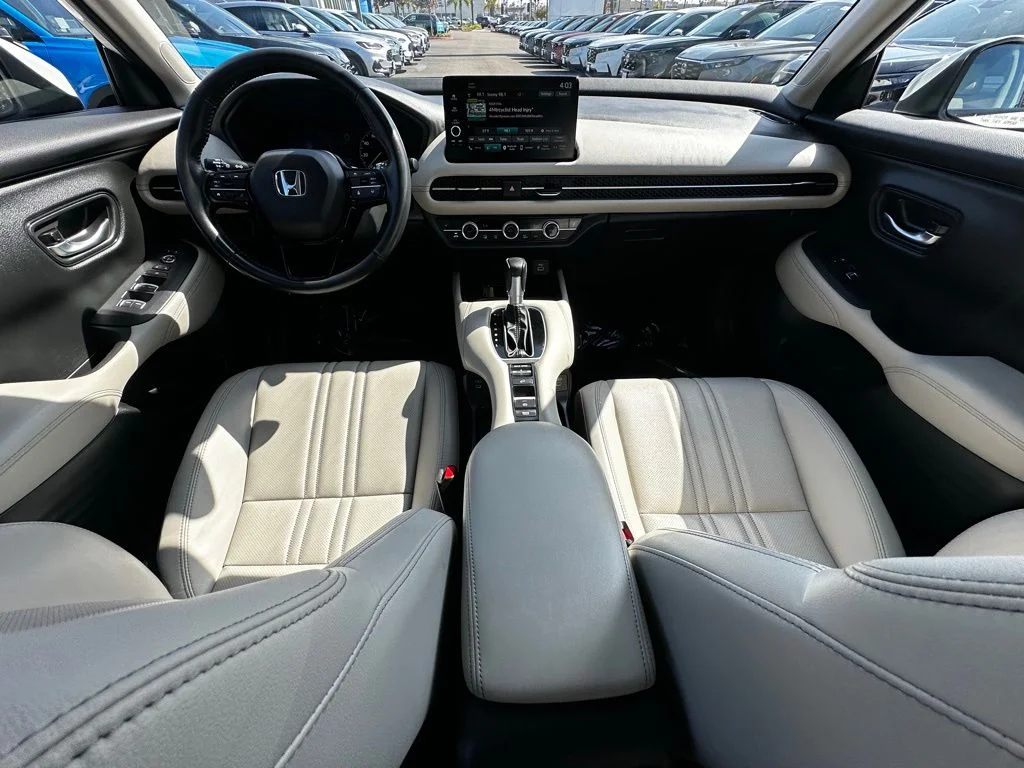 Used 2025 White Honda EX-L image 16