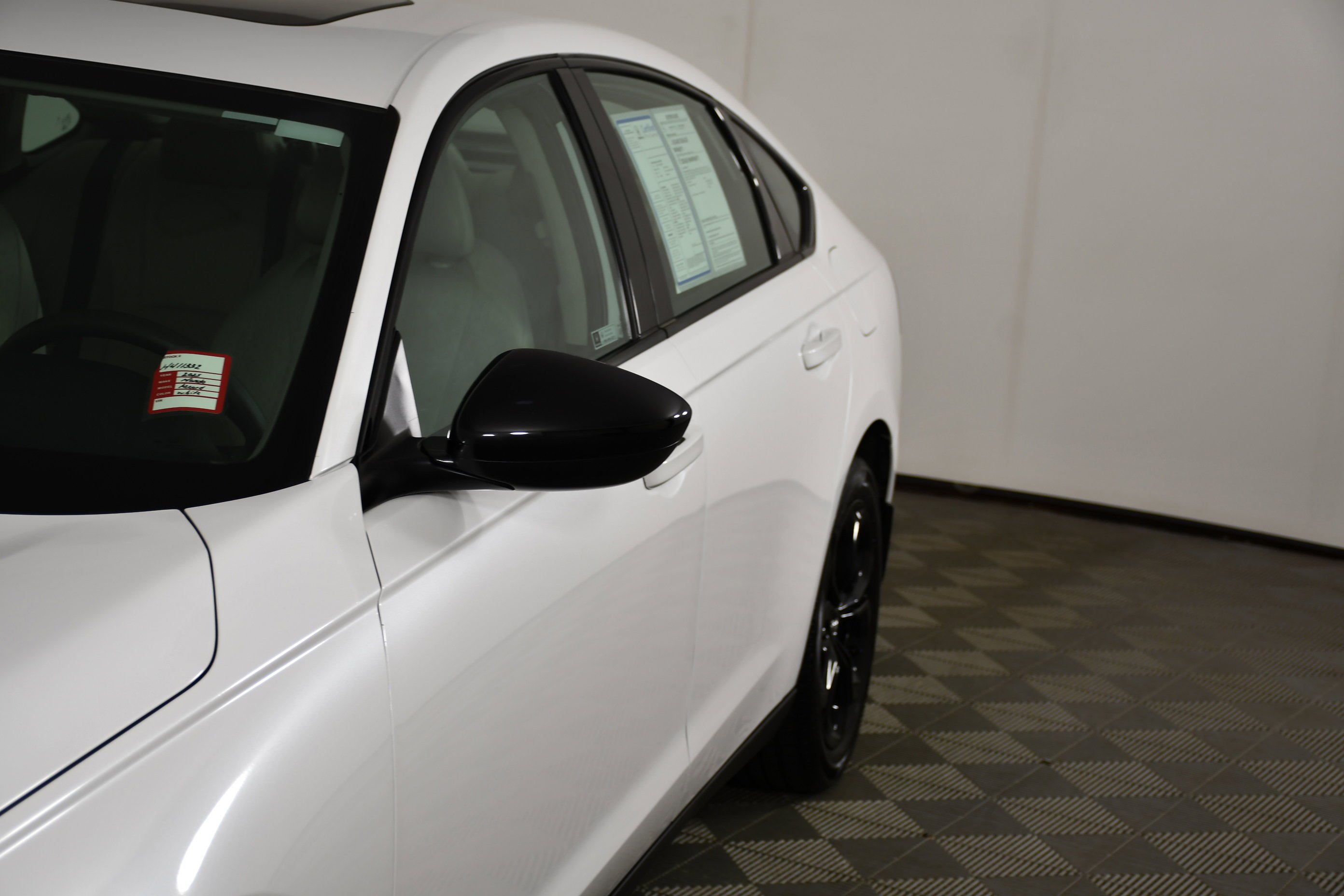Certified Used 2025 Platinum White Pearl Honda 1.5T SE image 13