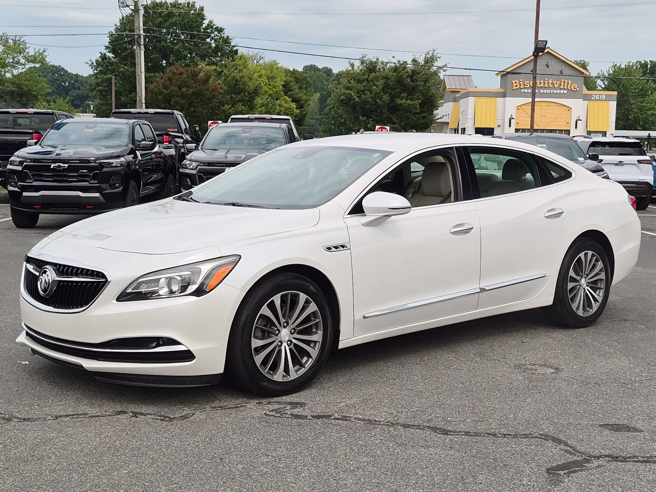 2017 Buick LaCrosse Premium's photo