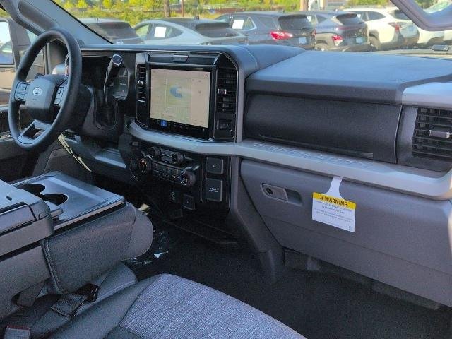 New 2026 Oxford White Ford F-250® XLT image 32