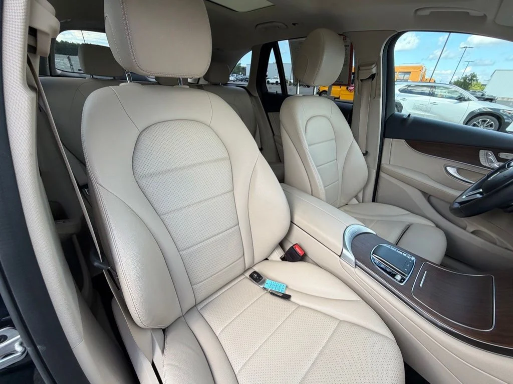 Used 2022 Black Mercedes-Benz GLC 300 image 52