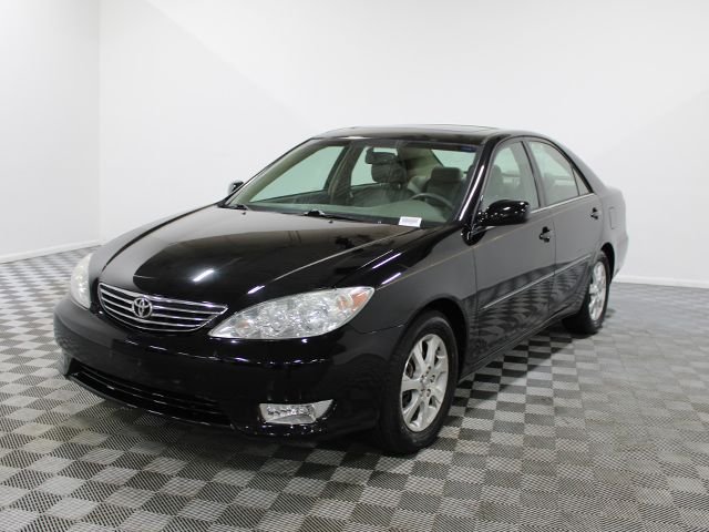Used 2006 Toyota Camry XLE with VIN 4T1BF30K56U634895 for sale in North Olmsted, OH