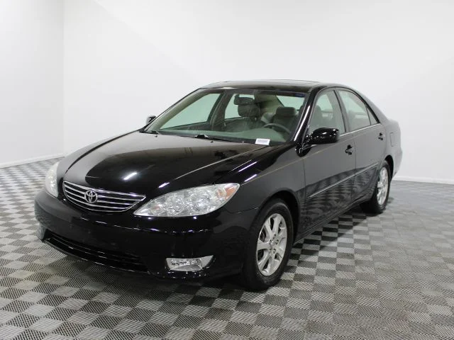 Used 2006 Toyota Camry XLE with VIN 4T1BF30K56U634895 for sale in North Olmsted, OH