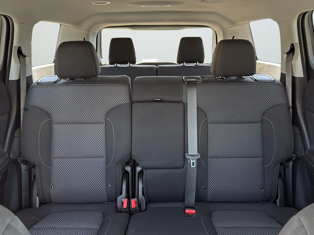 Used 2023 White GMC SLE image 27