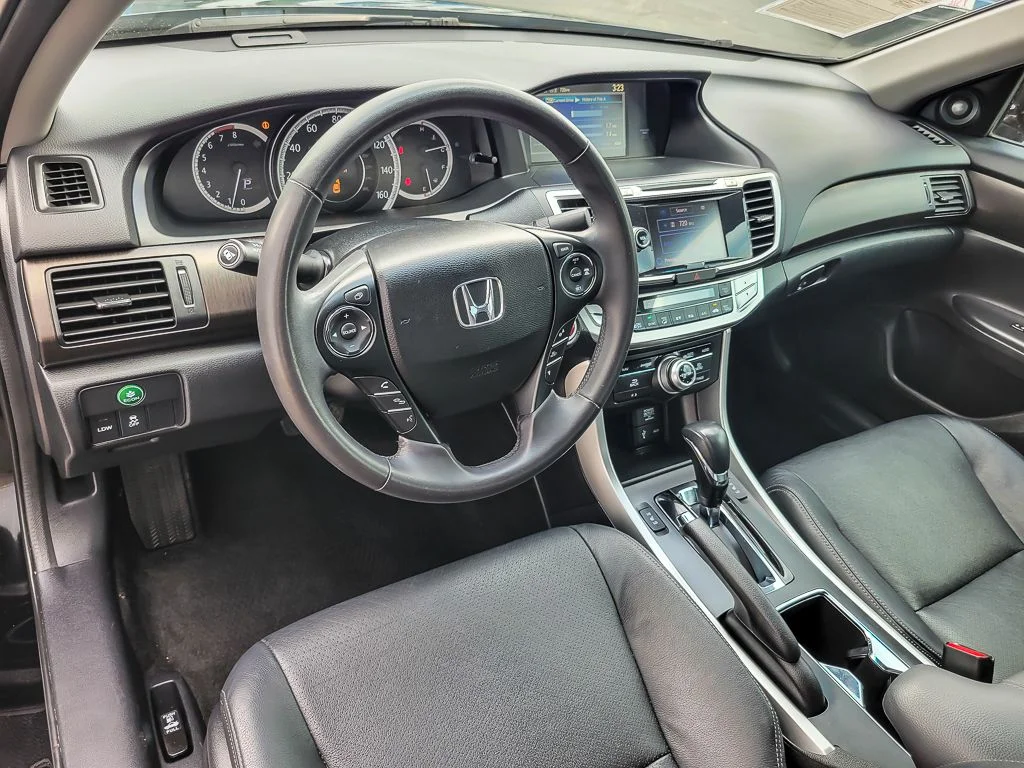 Used 2014 Black Honda Touring image 8