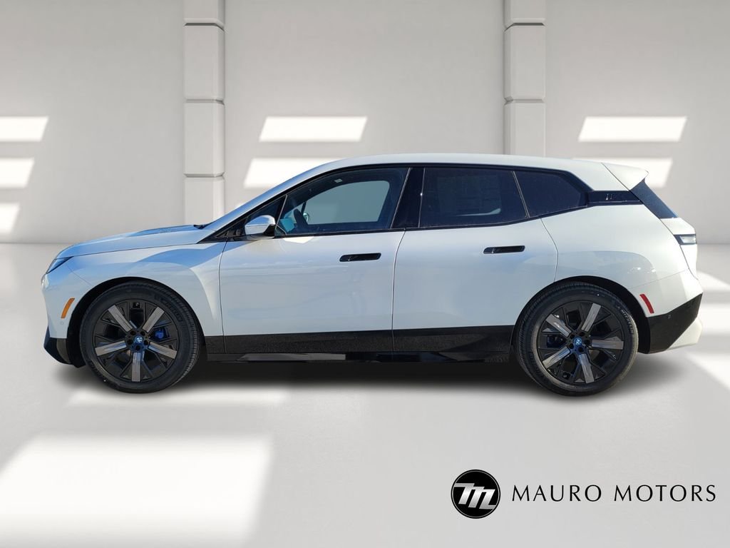 2025 BMW iX M60 - Photo 8