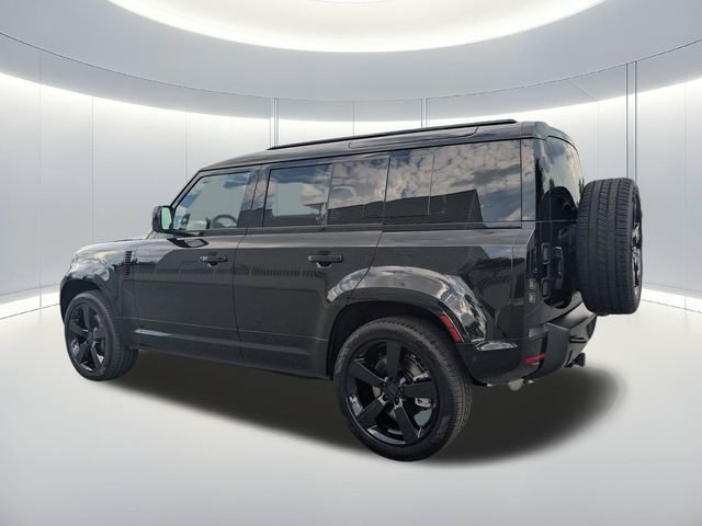 New 2026 Santorini Black Land Rover X-Dynamic SE image 3