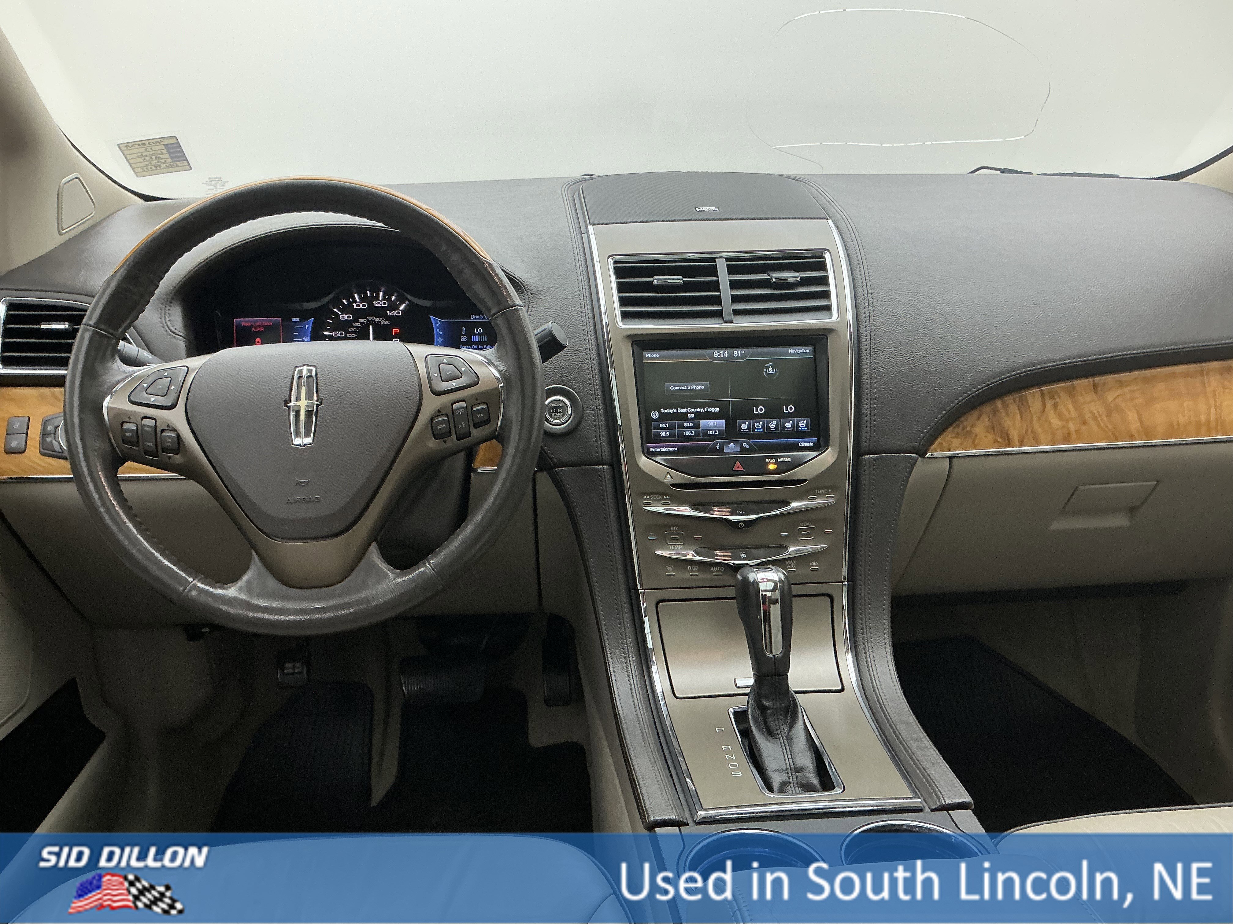 Used 2013  Lincoln  image 19