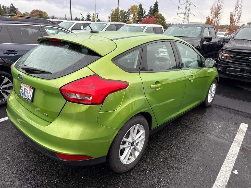 Used 2018 Green Ford SE image 4