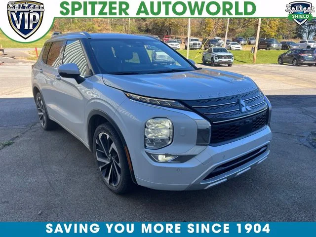 Used 2022  Mitsubishi SEL image 1