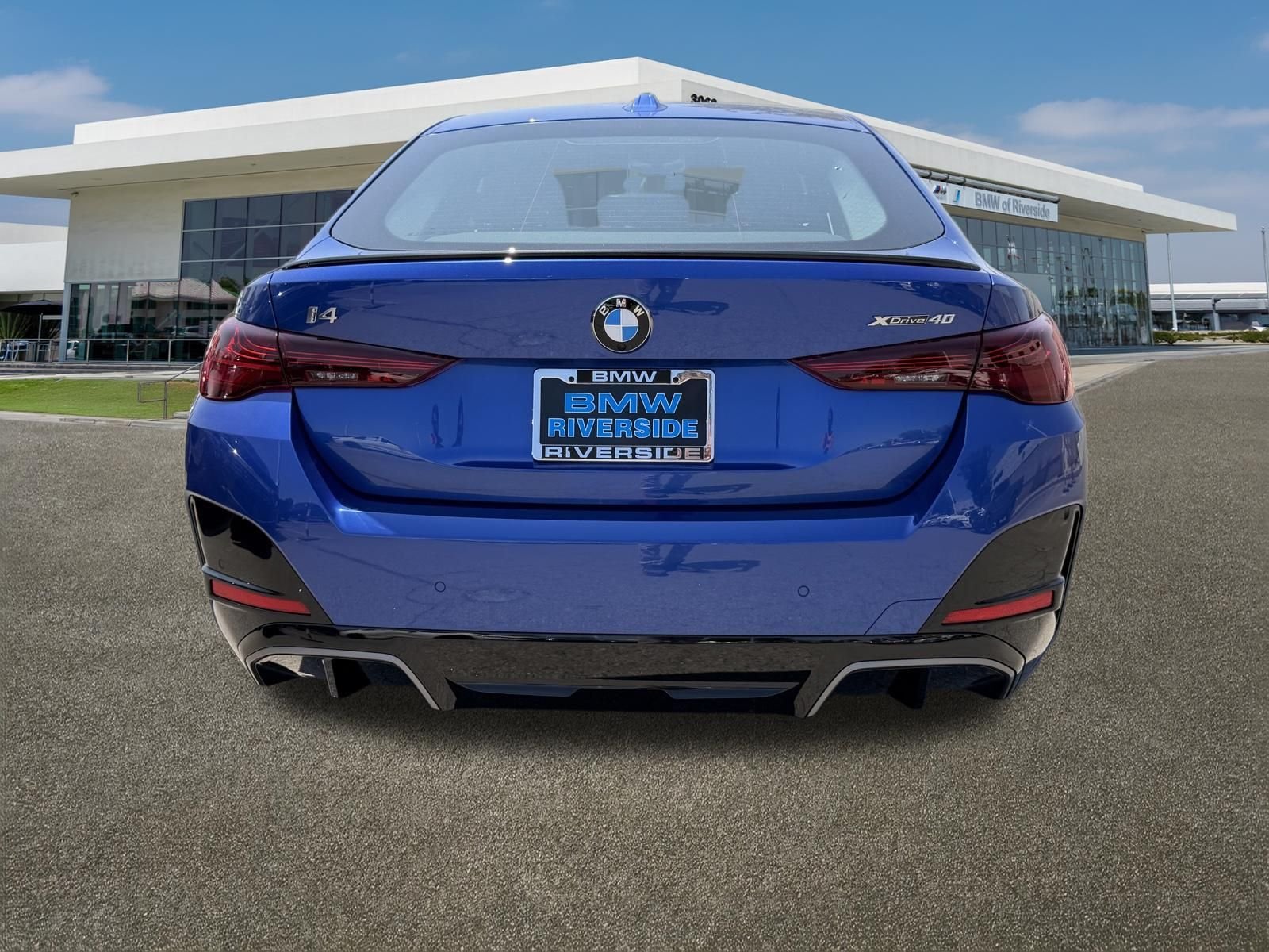 New 2026 Portimao Blue Metallic BMW xDrive40 image 9