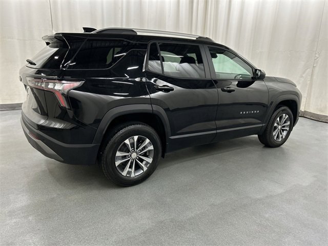 2026 Chevrolet Equinox LT photo 2