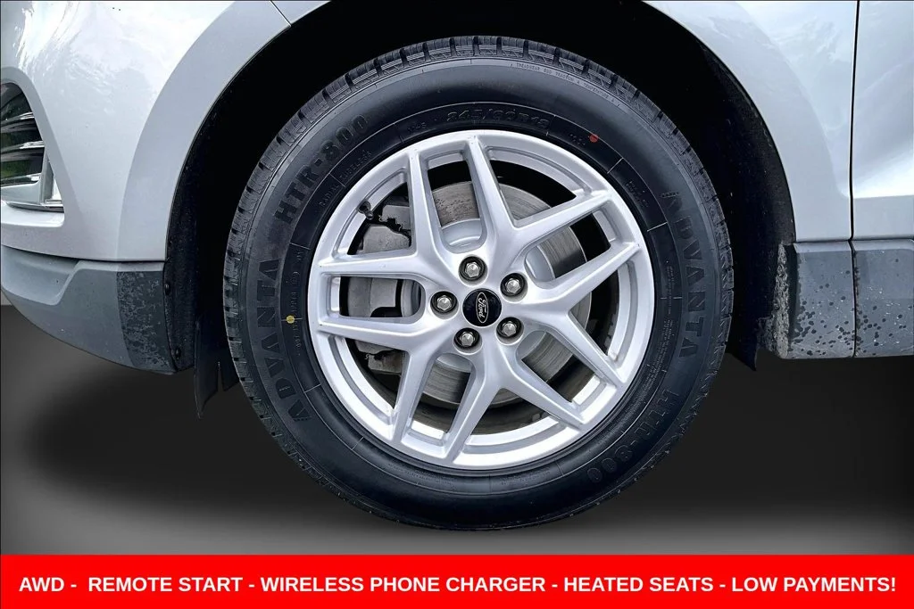 Used 2024 Silver Ford SEL image 39