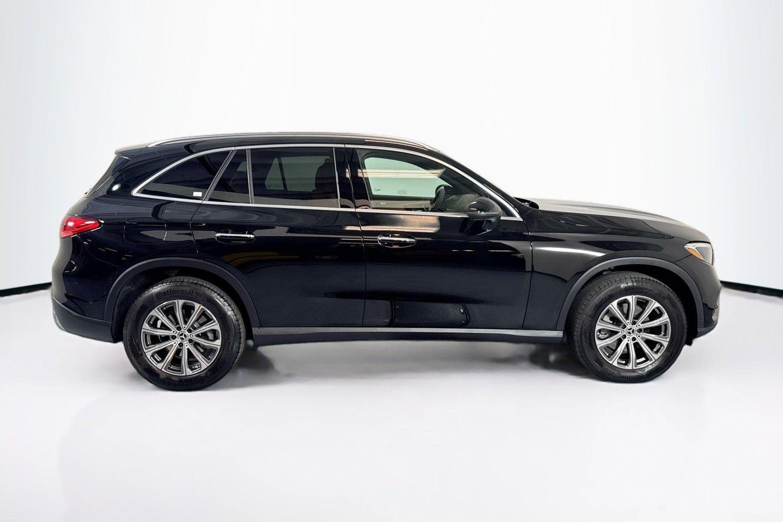 Used 2025 Black Mercedes-Benz GLC 300 image 4