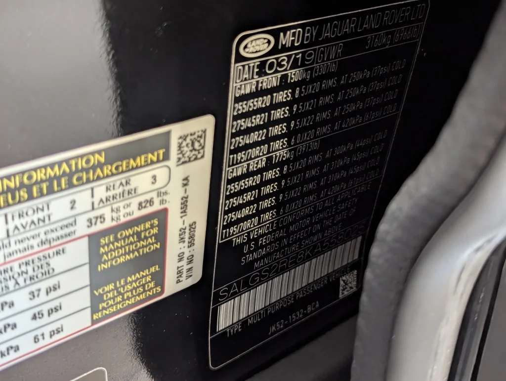 Used 2019 Black Land Rover 5.0L V8 Supercharged image 33