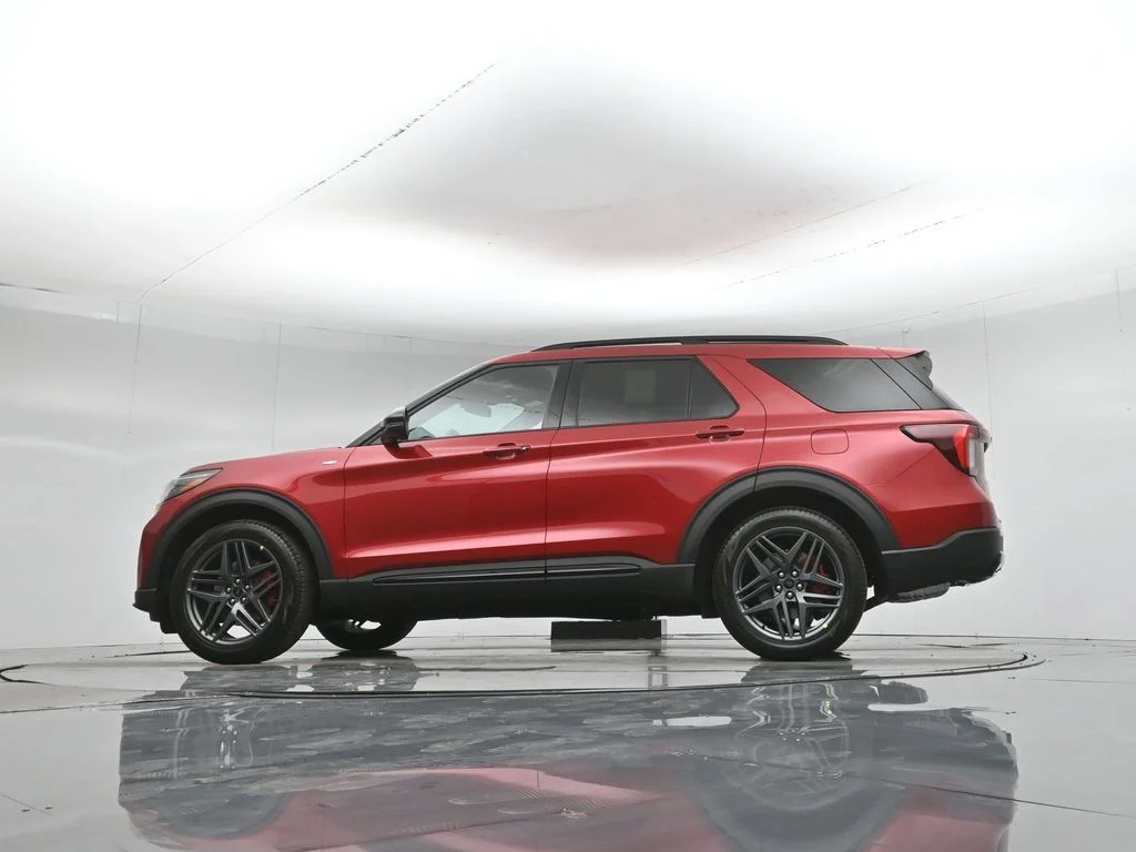 New 2026 Rapid Red Metallic Tinted Clearcoat Ford ST-Line image 52