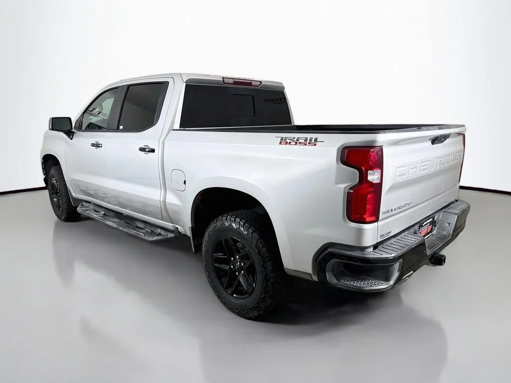 Used 2019 SILVER ICE METALLIC Chevrolet LT Trail Boss image 5